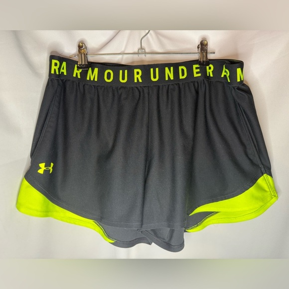 Under Armour Black and Yellow Athletic Shorts Performance Moisture-Wicking - Picture 1 of 3